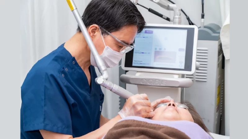 スキャナ付炭酸ガスレーザー治療風景